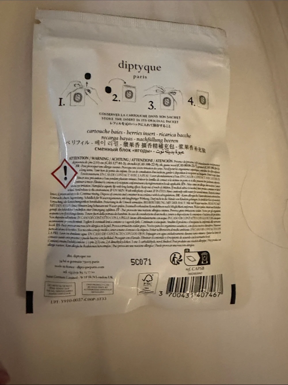 diptyque Baies Scented Insert - White and Black Logo
